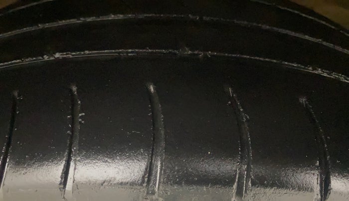 2017 Maruti Ertiga ZDI + SHVS, Diesel, Manual, 1,41,312 km, Left Front Tyre Tread