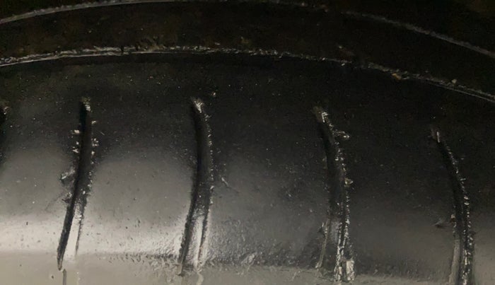 2017 Maruti Ertiga ZDI + SHVS, Diesel, Manual, 1,41,312 km, Right Front Tyre Tread