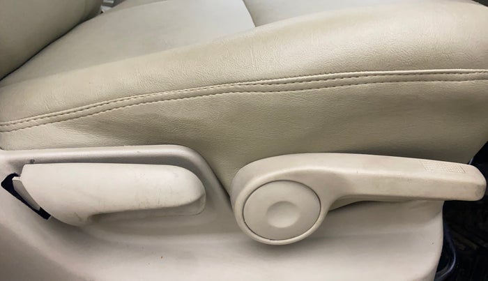 2017 Maruti Ertiga ZDI + SHVS, Diesel, Manual, 1,41,312 km, Driver Side Adjustment Panel