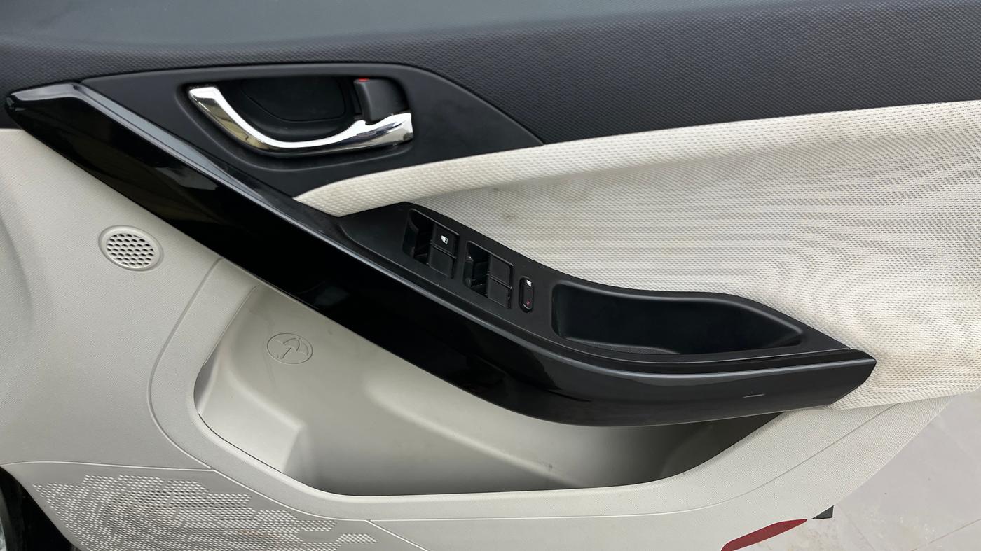 2021 Tata NEXON XZ PETROL, Petrol, Manual, 26,095 km, Driver Side Door Panels Control