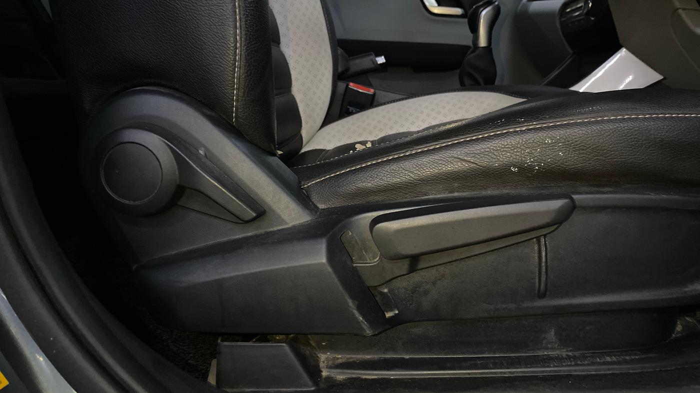 2020 Tata ALTROZ XZ PETROL, Petrol, Manual, 81,756 km, Driver Side Adjustment Panel