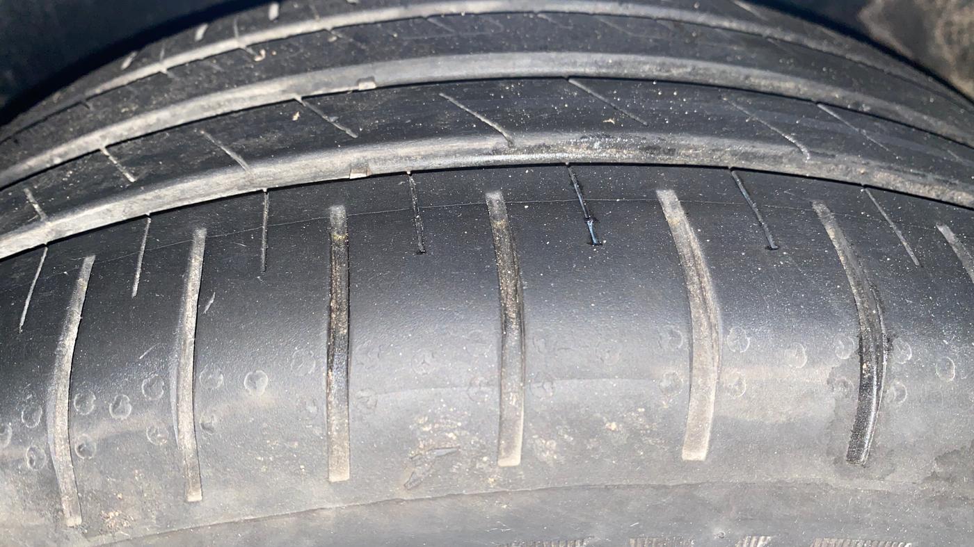 2020 Tata ALTROZ XZ PETROL, Petrol, Manual, 81,756 km, Left Front Tyre Tread