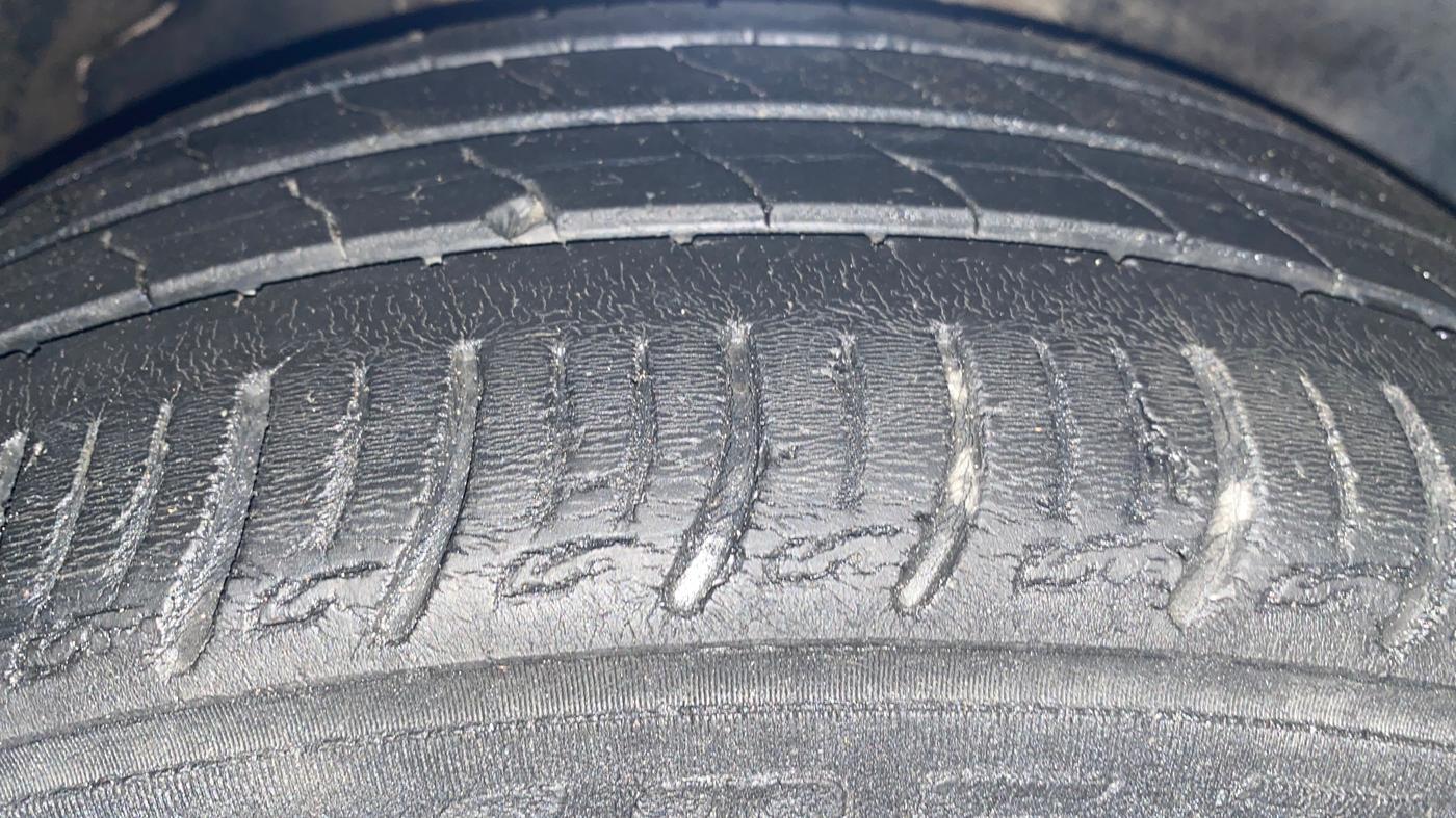 2020 Tata ALTROZ XZ PETROL, Petrol, Manual, 81,756 km, Right Front Tyre Tread