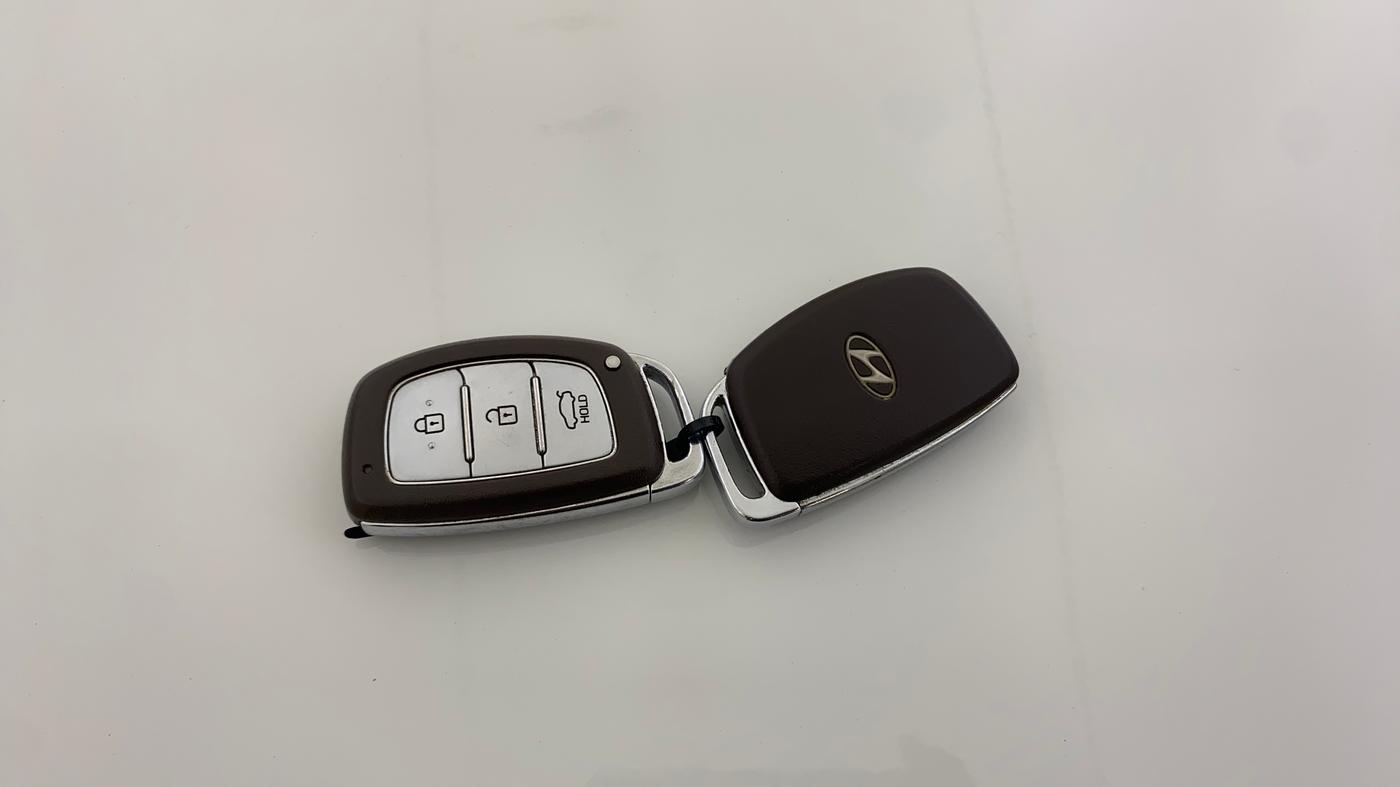 2018 Hyundai New Elantra 2.0 SX(O) AT PETROL, Petrol, Automatic, 53,432 km, Key Close Up