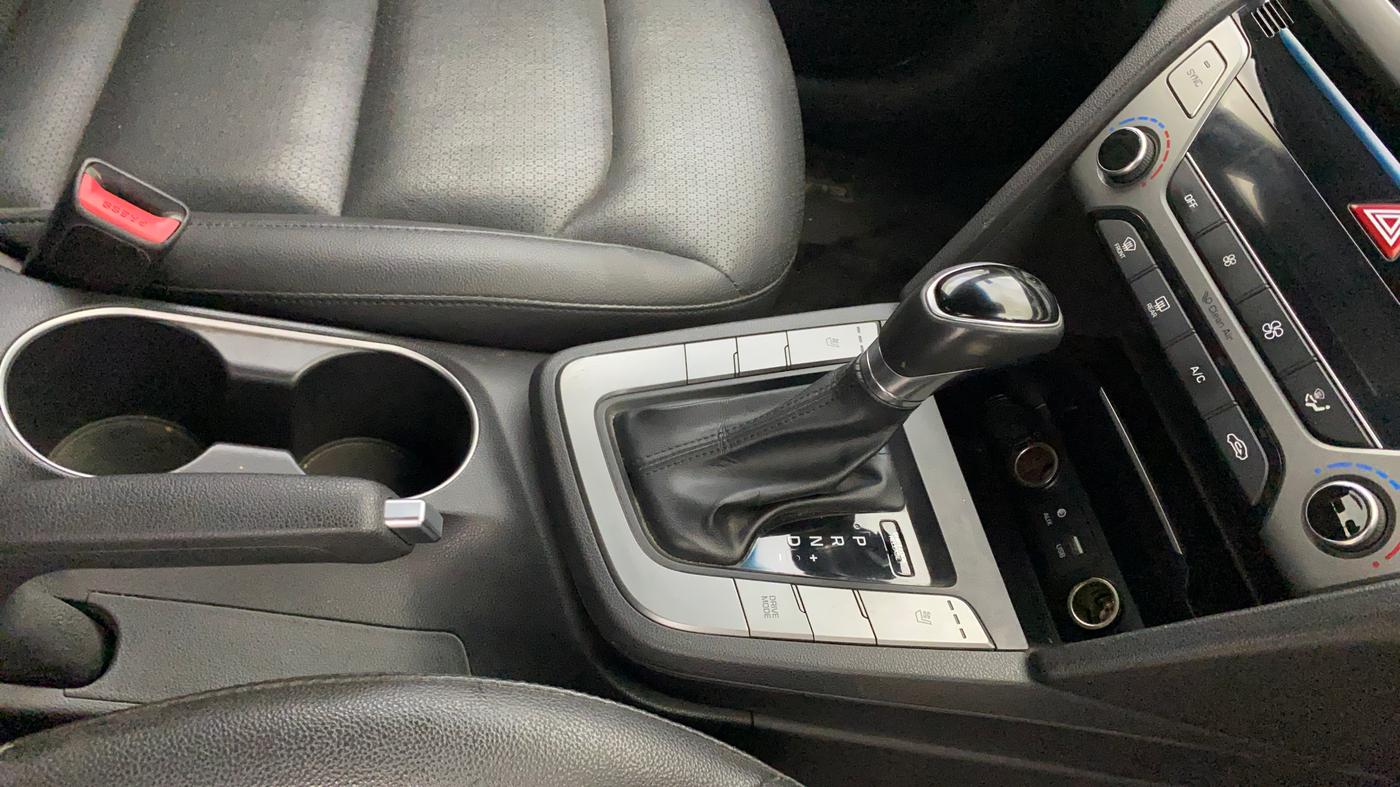 2018 Hyundai New Elantra 2.0 SX(O) AT PETROL, Petrol, Automatic, 53,432 km, Gear Lever