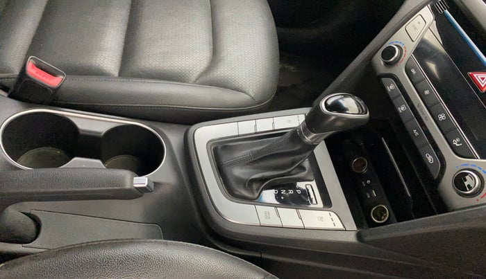 2018 Hyundai New Elantra 2.0 SX(O) AT PETROL, Petrol, Automatic, 53,523 km, Gear Lever