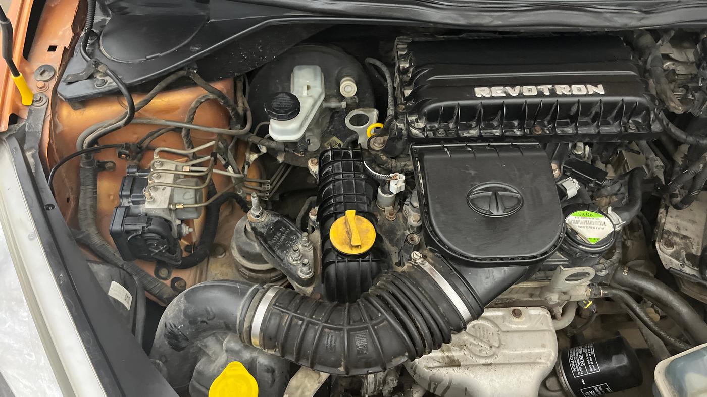 2017 Tata Tiago XZA PETROL, Petrol, Automatic, 64,688 km, Engine View - Right