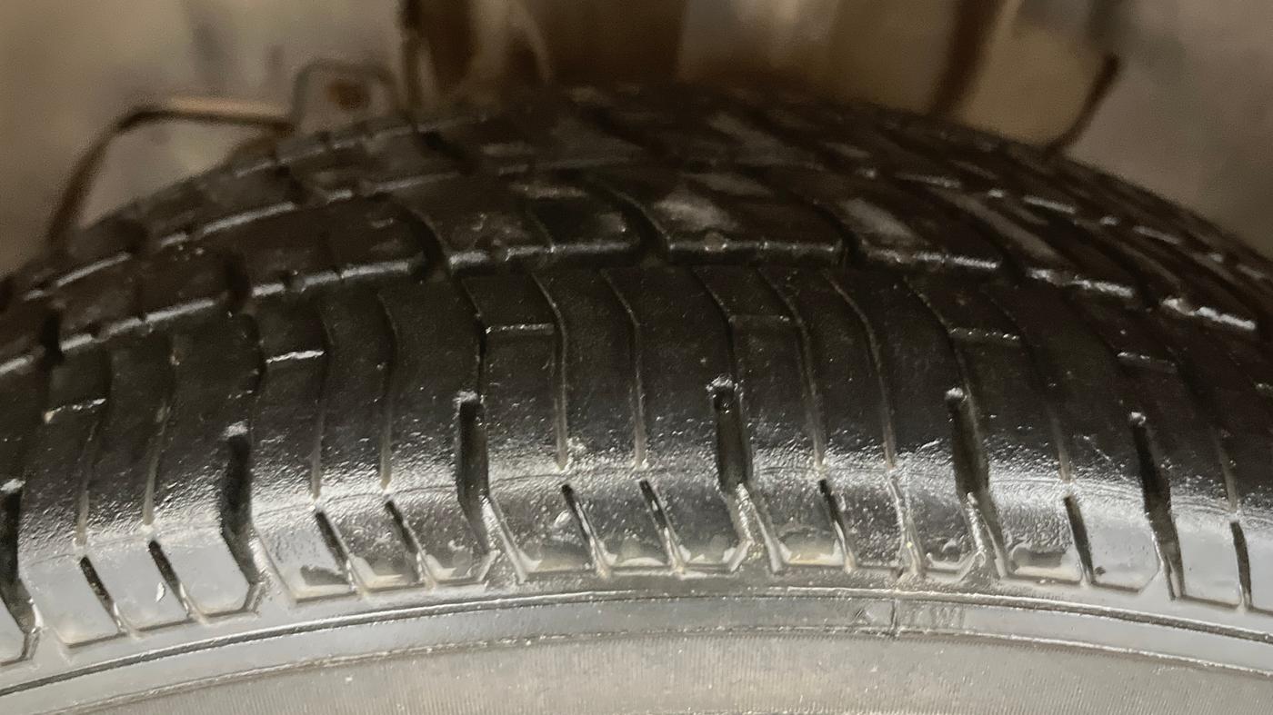 2017 Tata Tiago XZA PETROL, Petrol, Automatic, 64,688 km, Left Front Tyre Tread