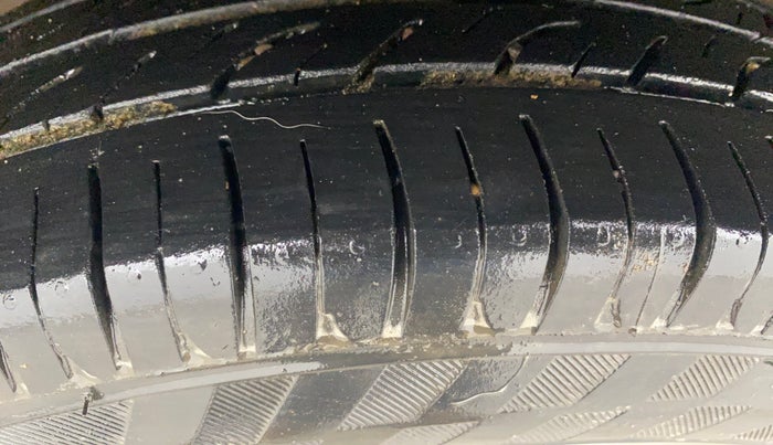 2015 Maruti Alto 800 LXI, Petrol, Manual, 44,850 km, Left Front Tyre Tread