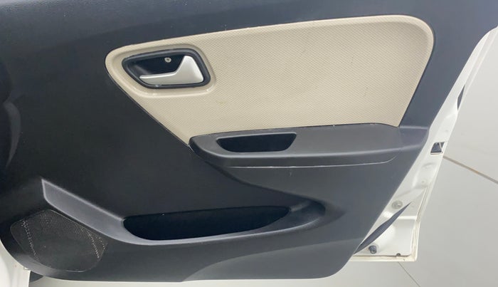 2019 Maruti Alto LXI, Petrol, Manual, 45,692 km, Driver Side Door Panels Controls