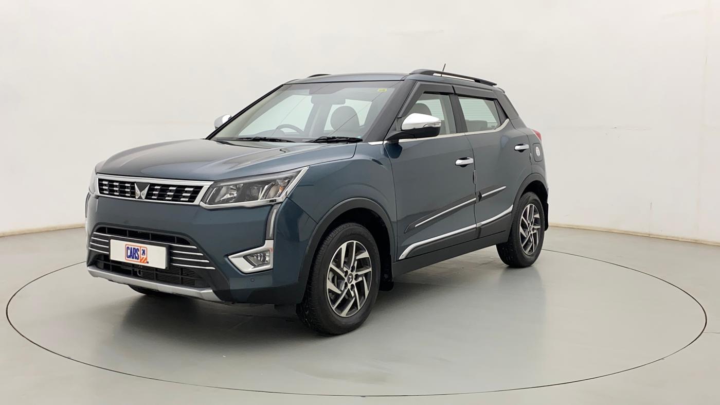 2023 Mahindra XUV300 W8 (O) 1.5 DIESEL, Diesel, Manual, 5,272 km, Left Front Diagonal