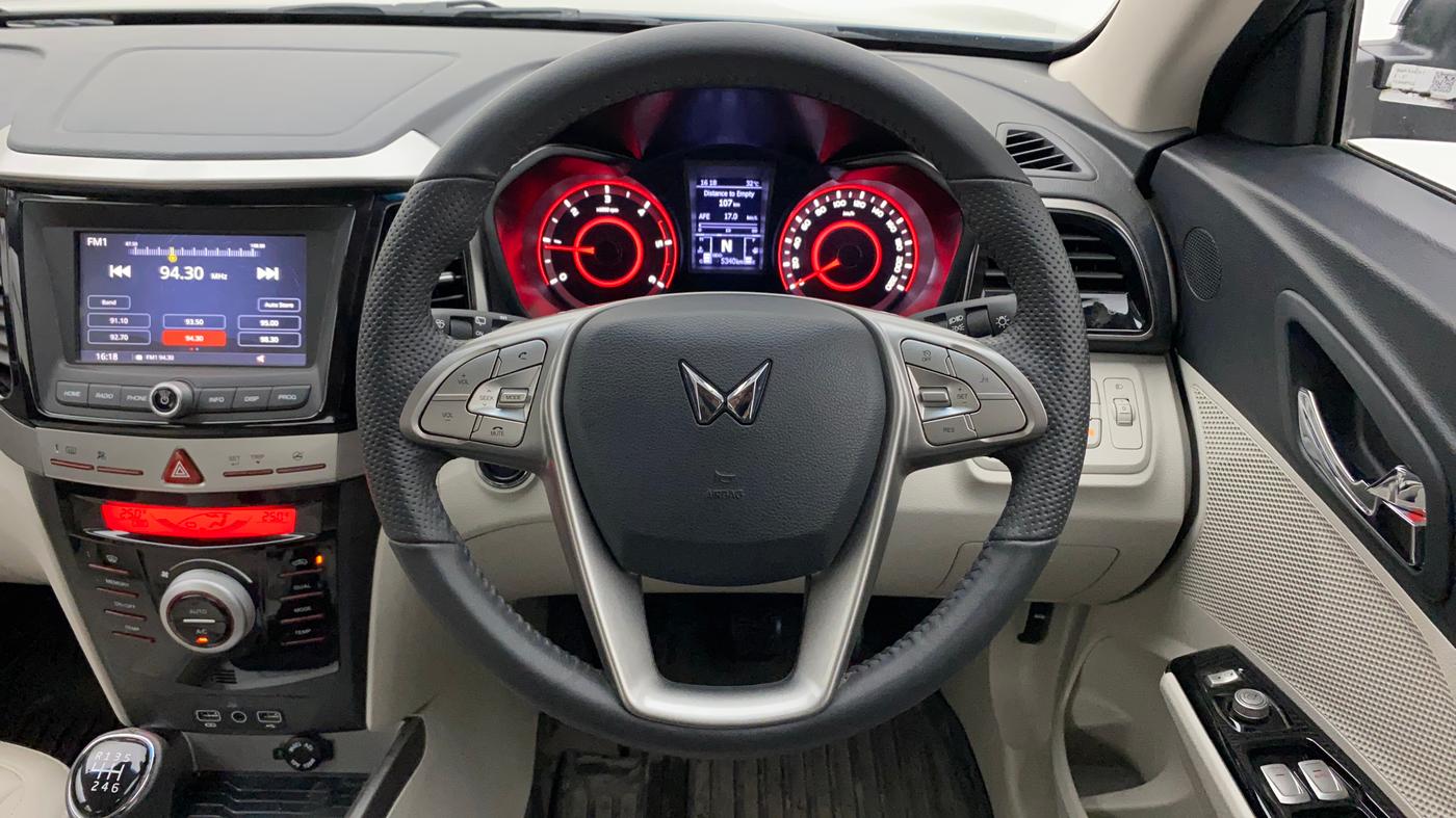 2023 Mahindra XUV300 W8 (O) 1.5 DIESEL, Diesel, Manual, 5,272 km, Steering Wheel Close Up