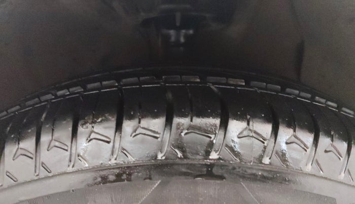 2020 Hyundai GRAND I10 NIOS SPORTZ 1.2 KAPPA VTVT CNG, CNG, Manual, 63,895 km, Right Front Tyre Tread