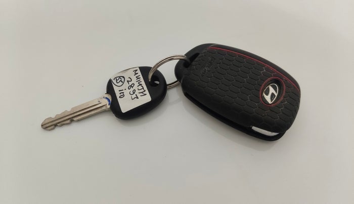 2020 Hyundai GRAND I10 NIOS SPORTZ 1.2 KAPPA VTVT CNG, CNG, Manual, 63,895 km, Key Close Up