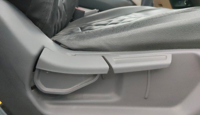 2020 Hyundai GRAND I10 NIOS SPORTZ 1.2 KAPPA VTVT CNG, CNG, Manual, 63,895 km, Driver Side Adjustment Panel