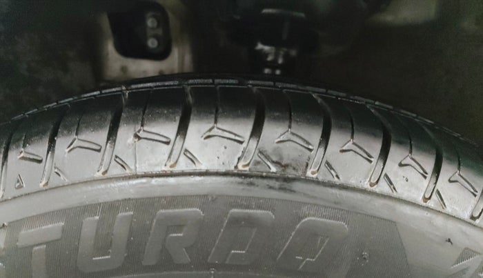2020 Hyundai GRAND I10 NIOS SPORTZ 1.2 KAPPA VTVT CNG, CNG, Manual, 63,895 km, Left Front Tyre Tread