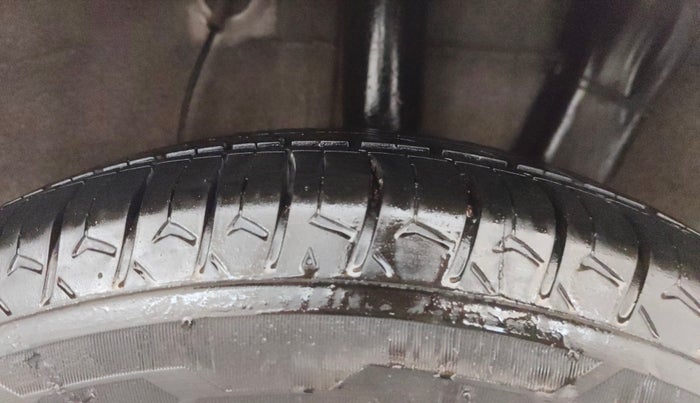 2020 Hyundai GRAND I10 NIOS SPORTZ 1.2 KAPPA VTVT CNG, CNG, Manual, 63,895 km, Left Rear Tyre Tread