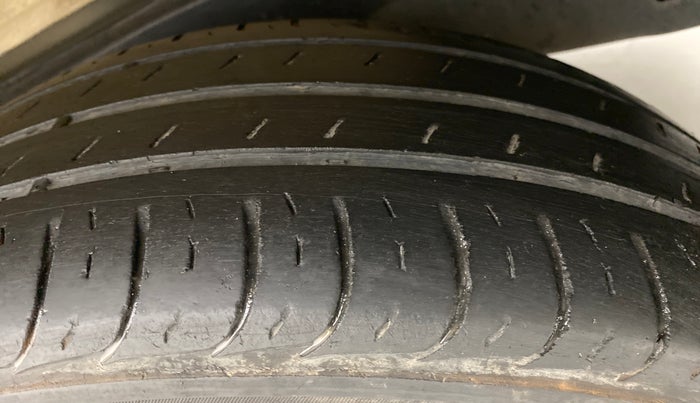 2018 Toyota Innova Crysta 2.4 VX 7 STR, Diesel, Manual, 69,532 km, Left Rear Tyre Tread