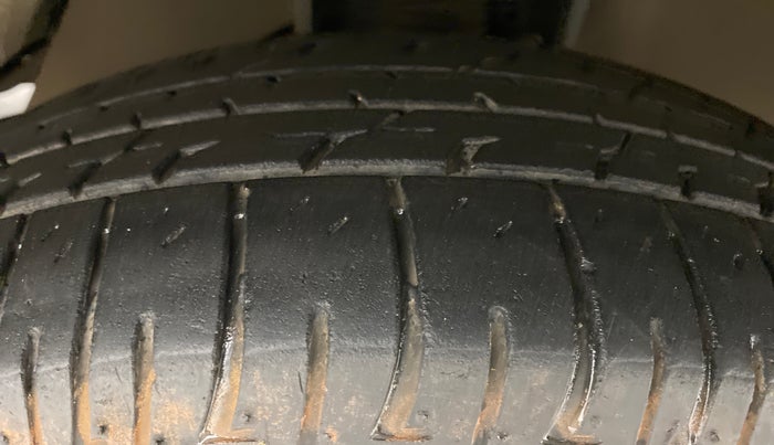 2018 Toyota Innova Crysta 2.4 VX 7 STR, Diesel, Manual, 69,532 km, Right Front Tyre Tread