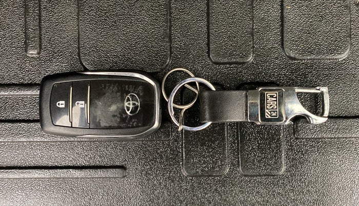 2018 Toyota Innova Crysta 2.4 VX 7 STR, Diesel, Manual, 69,532 km, Key Close Up