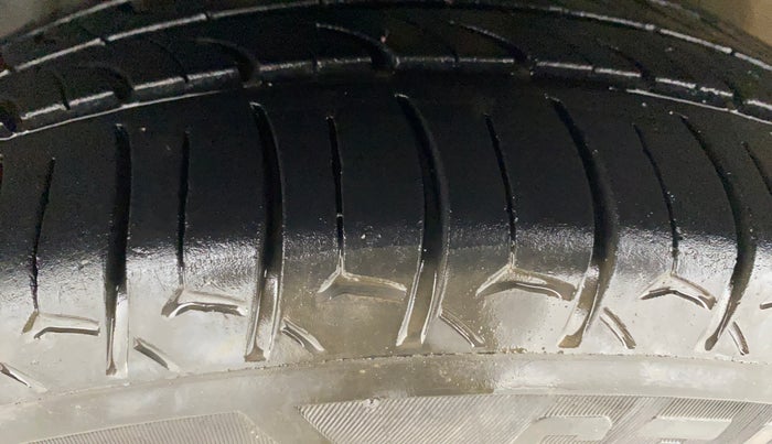 2020 Hyundai AURA SX 1.2 (O), Petrol, Manual, 67,129 km, Left Front Tyre Tread