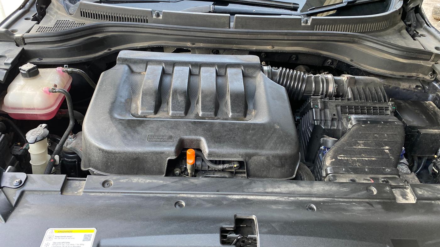 2021 Mahindra XUV700 AX 7 P AT 7 STR, Petrol, Automatic, 21,291 km, Engine View