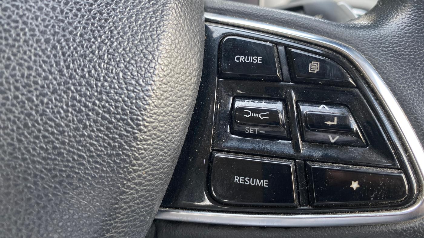 2021 Mahindra XUV700 AX 7 P AT 7 STR, Petrol, Automatic, 21,291 km, Adaptive Cruise Control