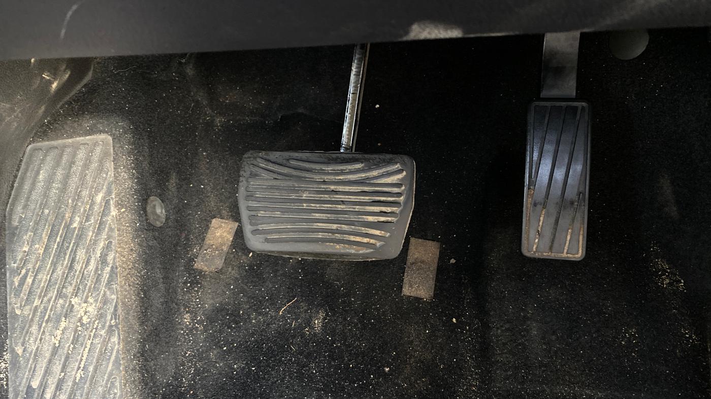 2021 Mahindra XUV700 AX 7 P AT 7 STR, Petrol, Automatic, 21,291 km, Pedals