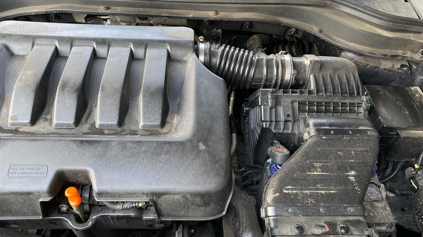 2021 Mahindra XUV700 AX 7 P AT 7 STR, Petrol, Automatic, 21,291 km, Engine View - Left