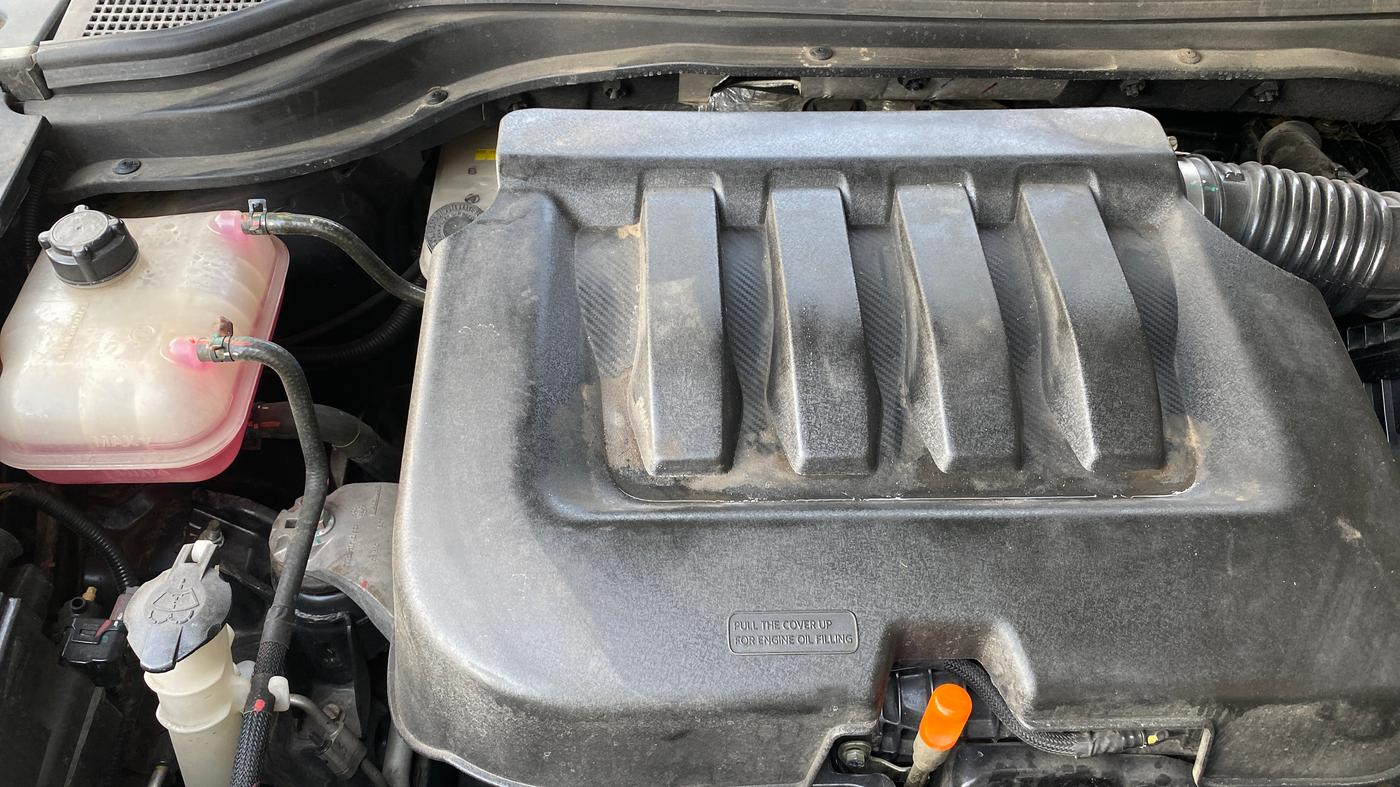 2021 Mahindra XUV700 AX 7 P AT 7 STR, Petrol, Automatic, 21,291 km, Engine View - Right