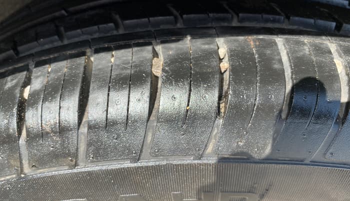 2021 Mahindra XUV700 AX 7 P AT 7 STR, Petrol, Automatic, 21,291 km, Left Rear Tyre Tread