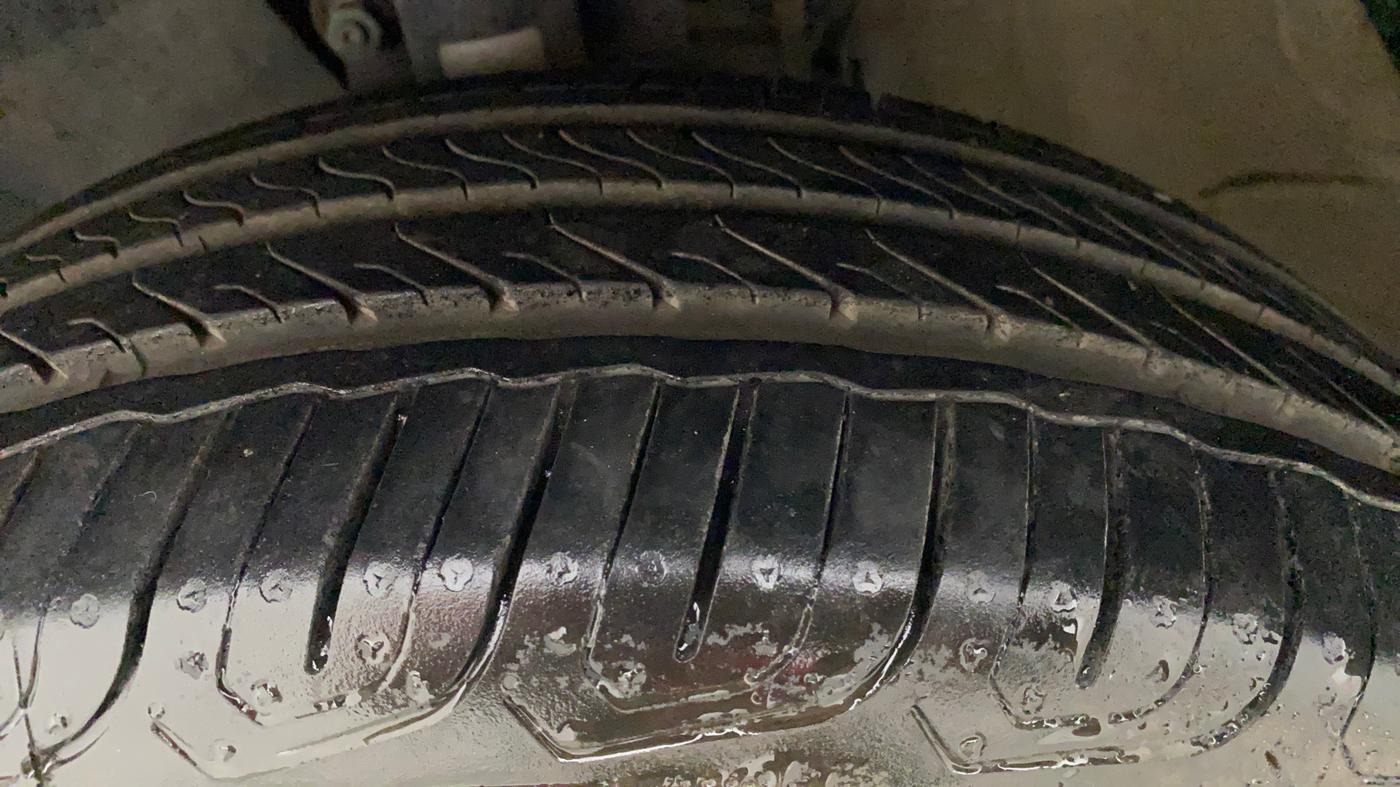 2017 Volkswagen Polo HIGHLINE1.2L, Petrol, Manual, 58,124 km, Left Front Tyre Tread