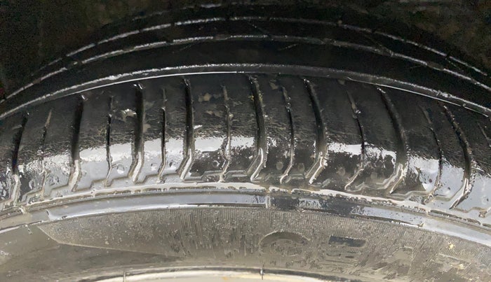 2019 Maruti Baleno ZETA PETROL 1.2, CNG, Manual, 53,517 km, Right Front Tyre Tread