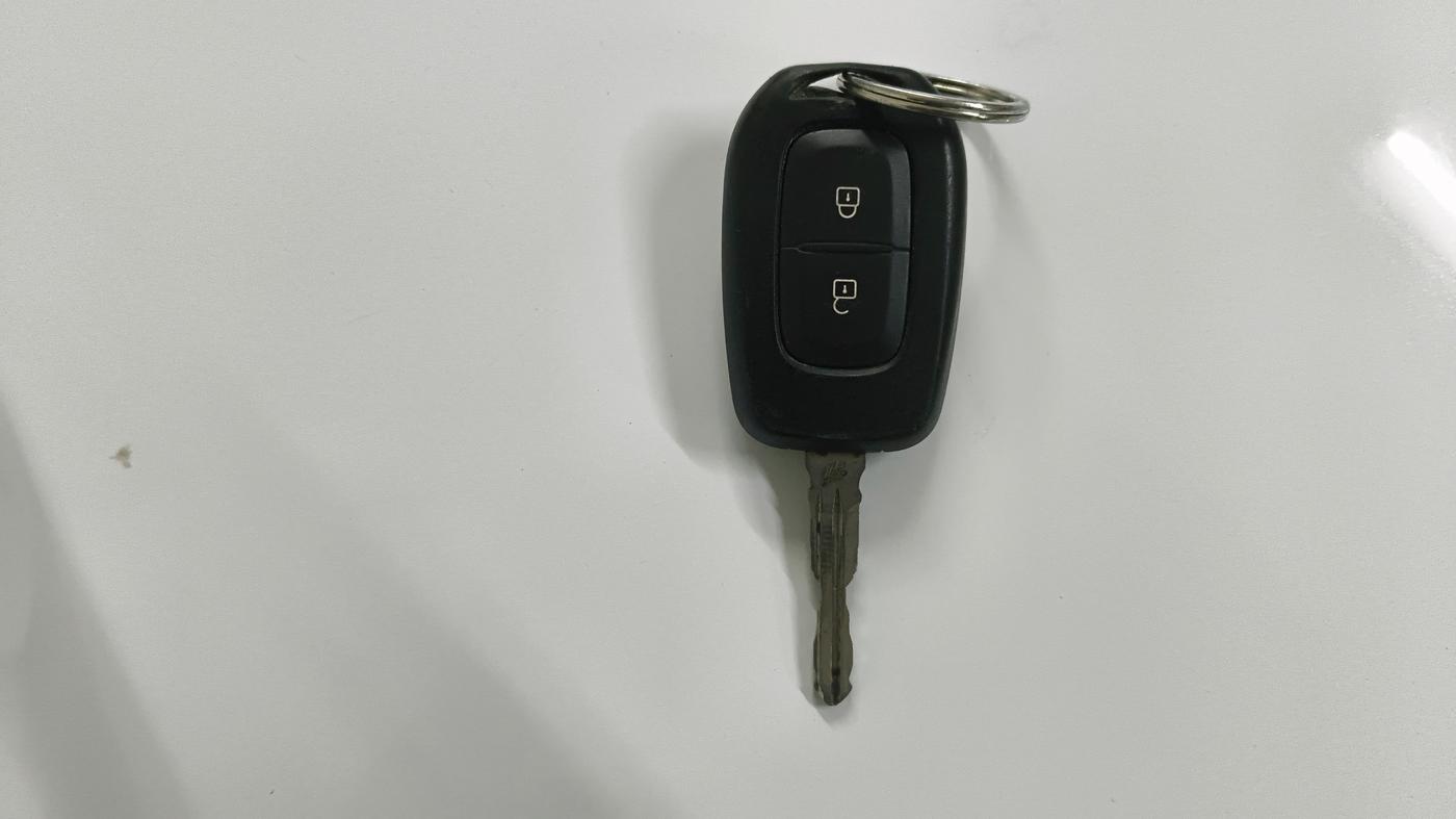 2022 Renault TRIBER RXL MT, Petrol, Manual, 25,600 km, Key Close Up