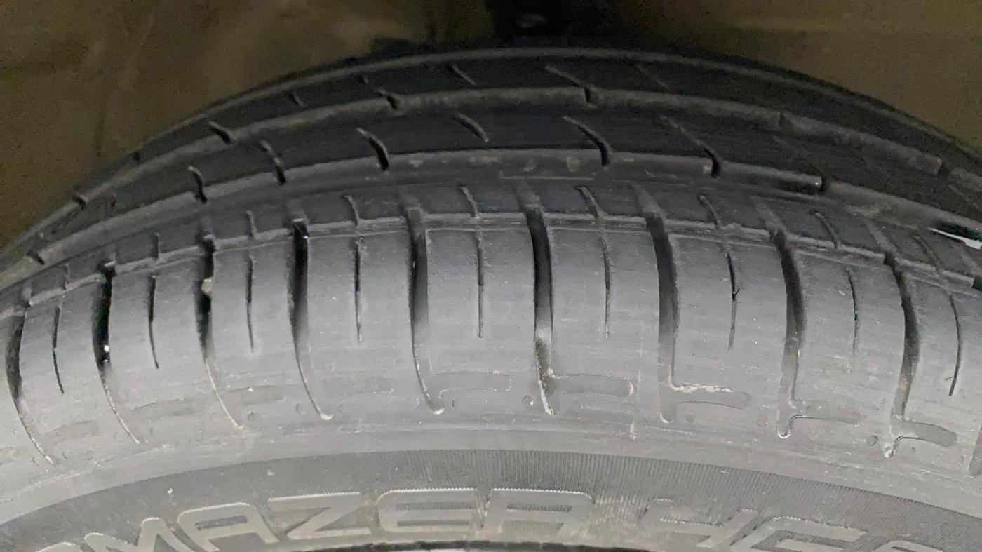 2013 Maruti Wagon R 1.0 VXI, Petrol, Manual, 41,948 km, Right Front Tyre Tread
