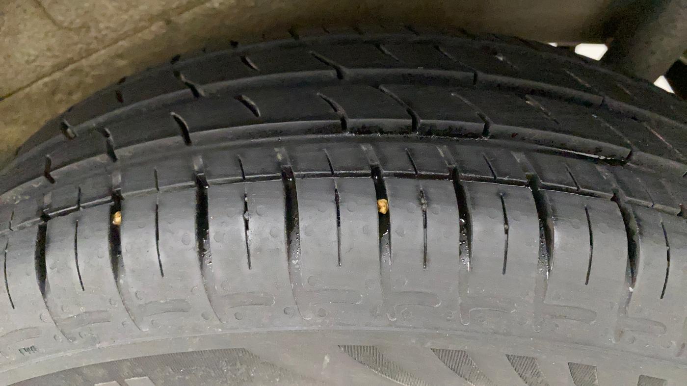 2013 Maruti Wagon R 1.0 VXI, Petrol, Manual, 41,948 km, Left Rear Tyre Tread