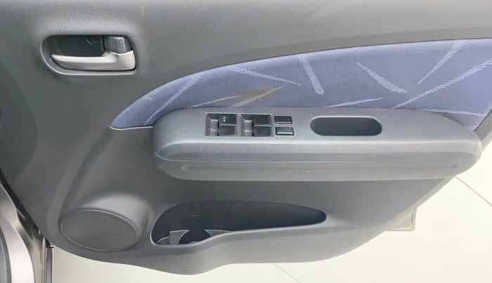2010 Maruti Ritz VXI, Petrol, Manual, 50,041 km, Driver Side Door Panels Control