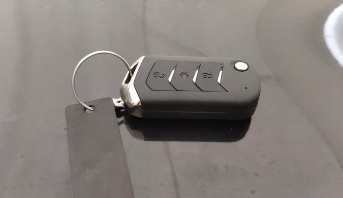 2022 Mahindra Thar LX HT PETROL 4WD MT, Petrol, Manual, 12,345 km, Key Close Up