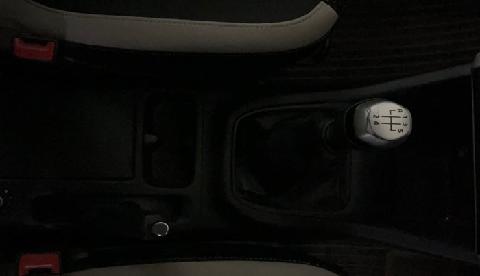 2020 Renault TRIBER RXZ, Petrol, Manual, 39,612 km, Gear Lever