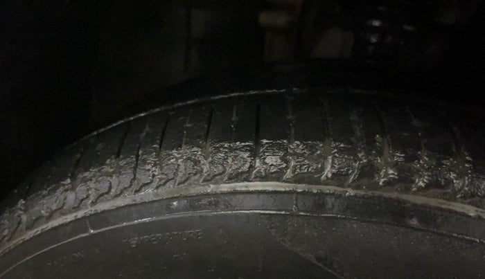 2020 Renault TRIBER RXZ, Petrol, Manual, 39,612 km, Left Front Tyre Tread