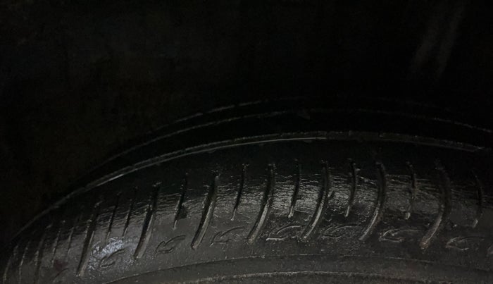 2020 Renault TRIBER RXZ, Petrol, Manual, 39,612 km, Left Rear Tyre Tread