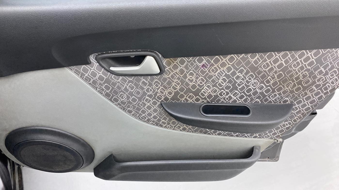 2017 Maruti Alto 800 VXI, Petrol, Manual, 36,200 km, Driver Side Door Panels Control