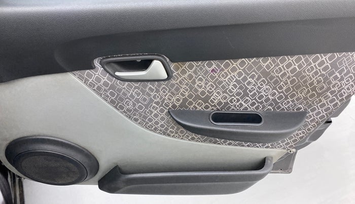 2017 Maruti Alto 800 VXI, Petrol, Manual, 36,200 km, Driver Side Door Panels Control