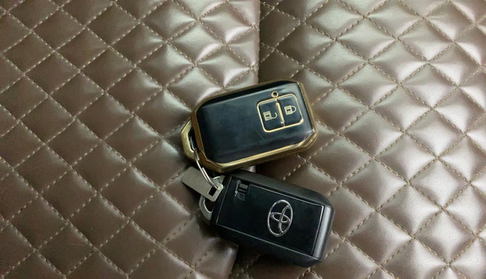 2023 Toyota URBAN CRUISER HYRYDER G HYBRID, Hybrid, Automatic, 55,187 km, Key Close Up