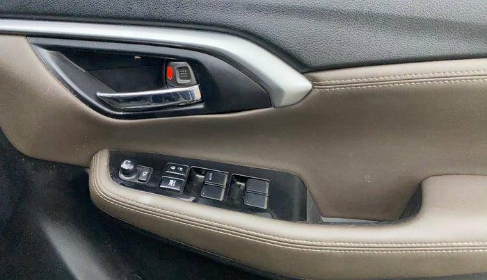 2023 Toyota URBAN CRUISER HYRYDER G HYBRID, Hybrid, Automatic, 55,187 km, Driver Side Door Panels Control