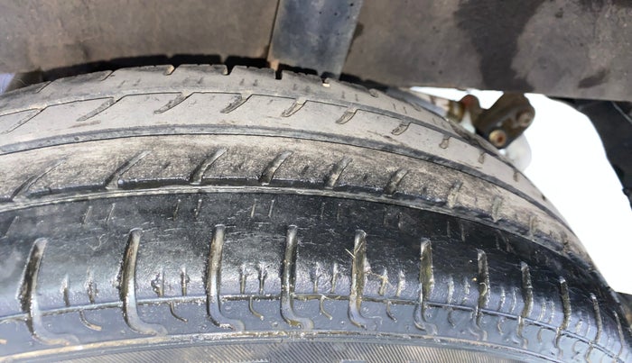 2015 Renault Kwid RXE, Petrol, Manual, 35,914 km, Left Rear Tyre Tread