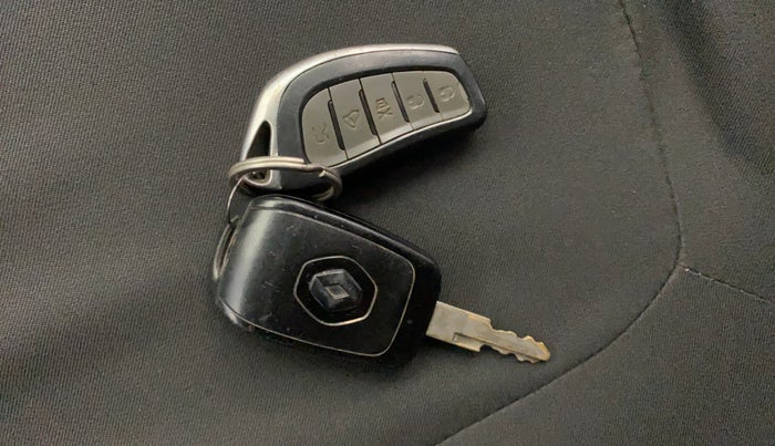 2015 Renault Kwid RXE, Petrol, Manual, 35,914 km, Key Close Up