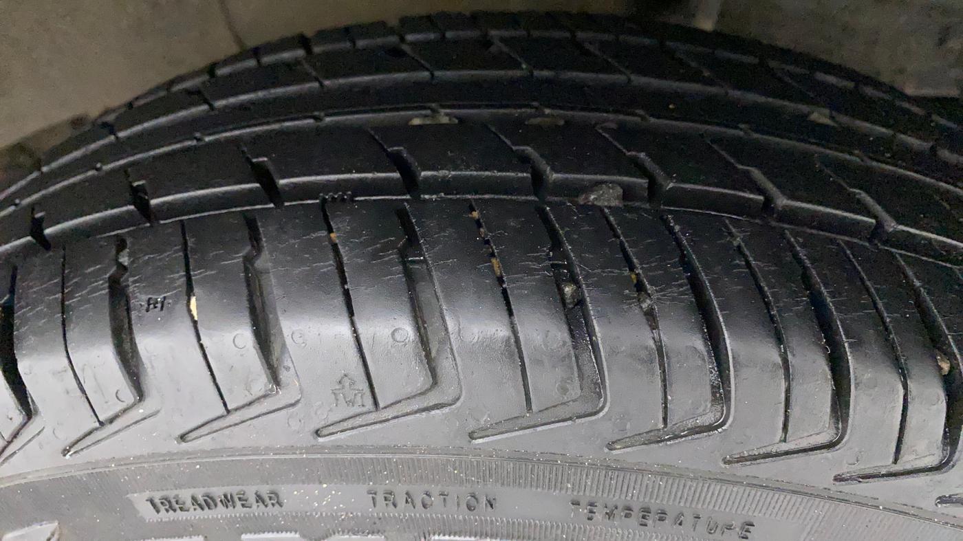 2019 Renault Kwid RXT 1.0 (O), Petrol, Manual, 34,184 km, Left Rear Tyre Tread