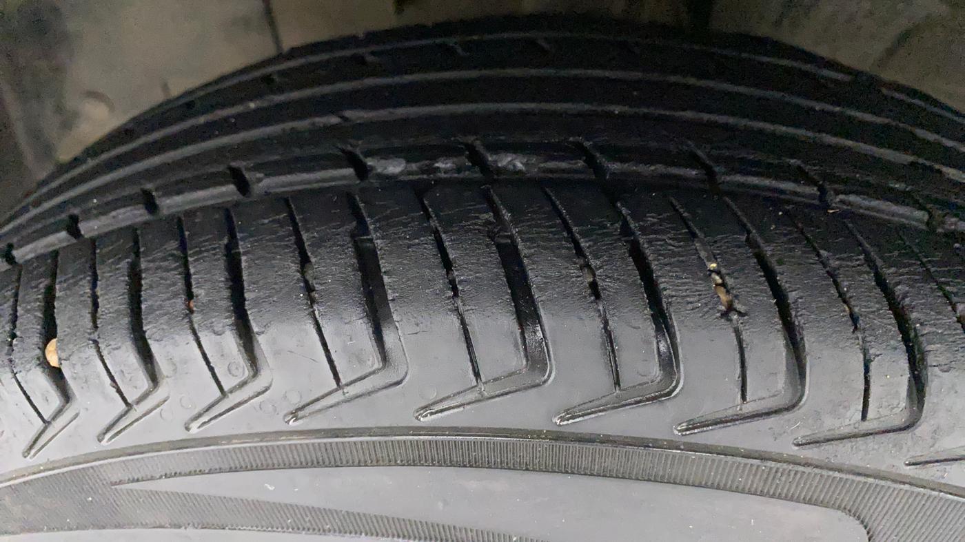 2019 Renault Kwid RXT 1.0 (O), Petrol, Manual, 34,184 km, Left Front Tyre Tread