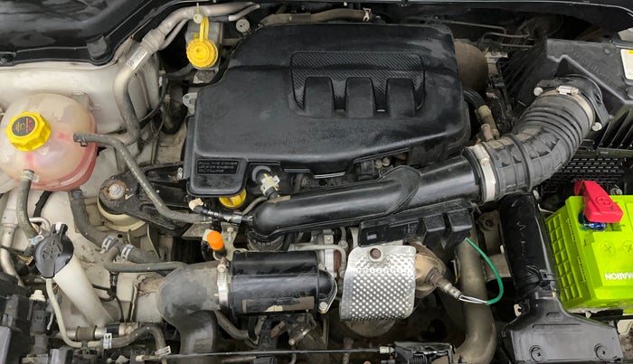 2022 Mahindra XUV300 W8 1.2 PETROL, Petrol, Manual, 45,817 km, Engine View - Right